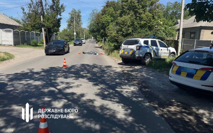 У Дніпрі суддя на мотоциклі збив пішохода. Постраждалий загинув