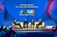 Умєров на форумі в Гаазі: "У майбутньому ми прагнемо бути в ЄС і НАТО, а поки будуємо сильну Україну з сильною армією"