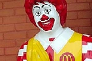 Депутаты хотят заставить «Макдоналдс» заменить клоунов на стенды об ожирении
