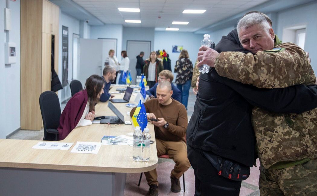 У «Київ Мілітарі Хаб».