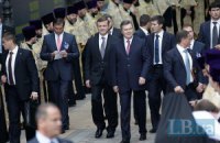 В местах пребывания Януковича запретили мобильные телефоны 