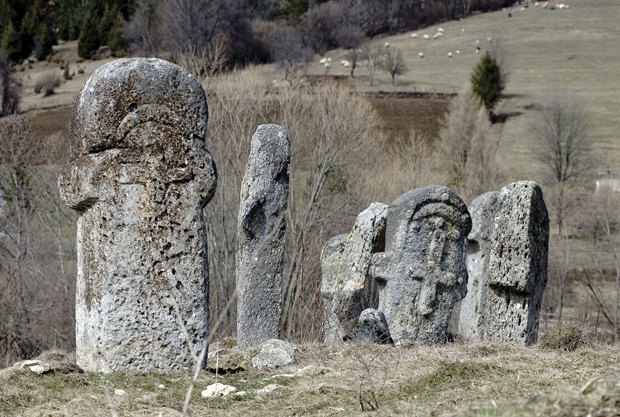 Стечки – средневековые надгробья (Босния и Герцеговина, Хорватия, Черногория, Сербия)