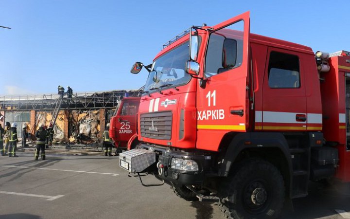 ​За добу рятувальники Харкова 27 разів виїжджали на пожежі, спричинені обстрілами
