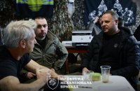 Шон Пенн разом з Єрмаком відвідав позиції українських воїнів на Донеччині