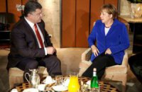 Порошенко и Меркель говорили о полном прекращении огня