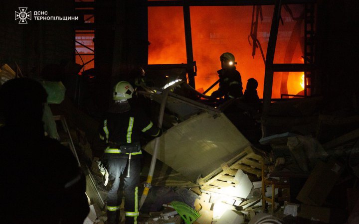 У Тернополі внаслідок обстрілу РФ пошкоджено сім багатоповерхівок і 10 підприємств