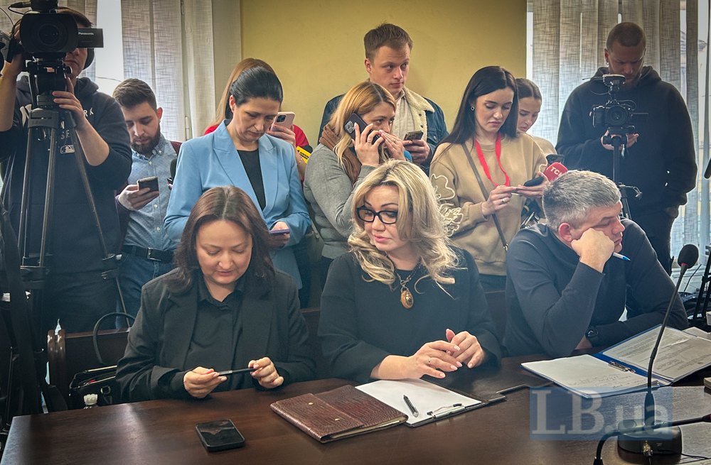 Сторона обвинувачення в суді