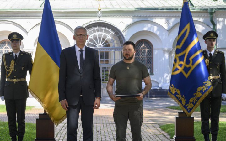 Зеленський прийняв вірчі грамоти від шести новопризначених послів в Україні