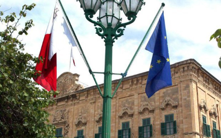 Українські переселенці на Мальті можуть обміняти готівкову гривню на євро