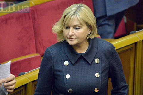 Дружина Луценка купила новенький «Мерседес» за 100 тисяч «баксів»