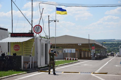 Бойовики блокують роботу пункту пропуску "Новотроїцьке"