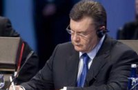 В МГУ решили: пора Януковичу стать почетным "проффесором"