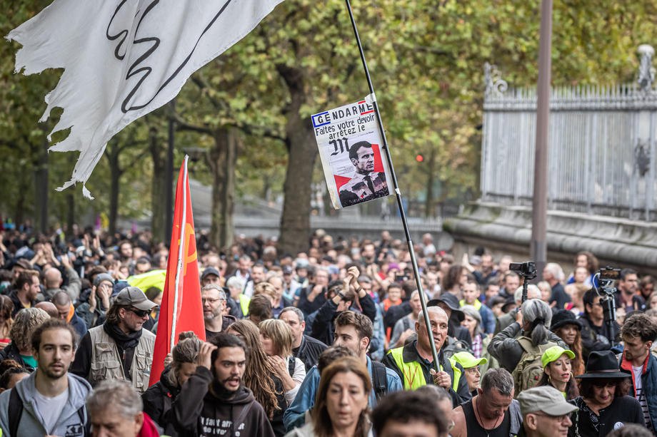 Тисячі протестувальників беруть участь у загальнонаціональному страйку з вимогою підвищення зарплат, Париж, 18 жовтня 2022 року.