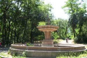 В Киеве реконструировали 4 сквера и парк