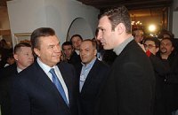 Янукович пожелал Виталию Кличко профессиональных успехов 