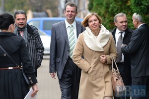 Бригинца и Ляпину не пускали на съезд оппозиции