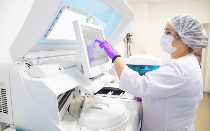 Пандемія COVID-19 пришвидшила старіння мозку навіть у тих, хто не хворів — дослідження