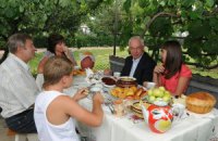 Азаров: проблем с продовольствием не будет 