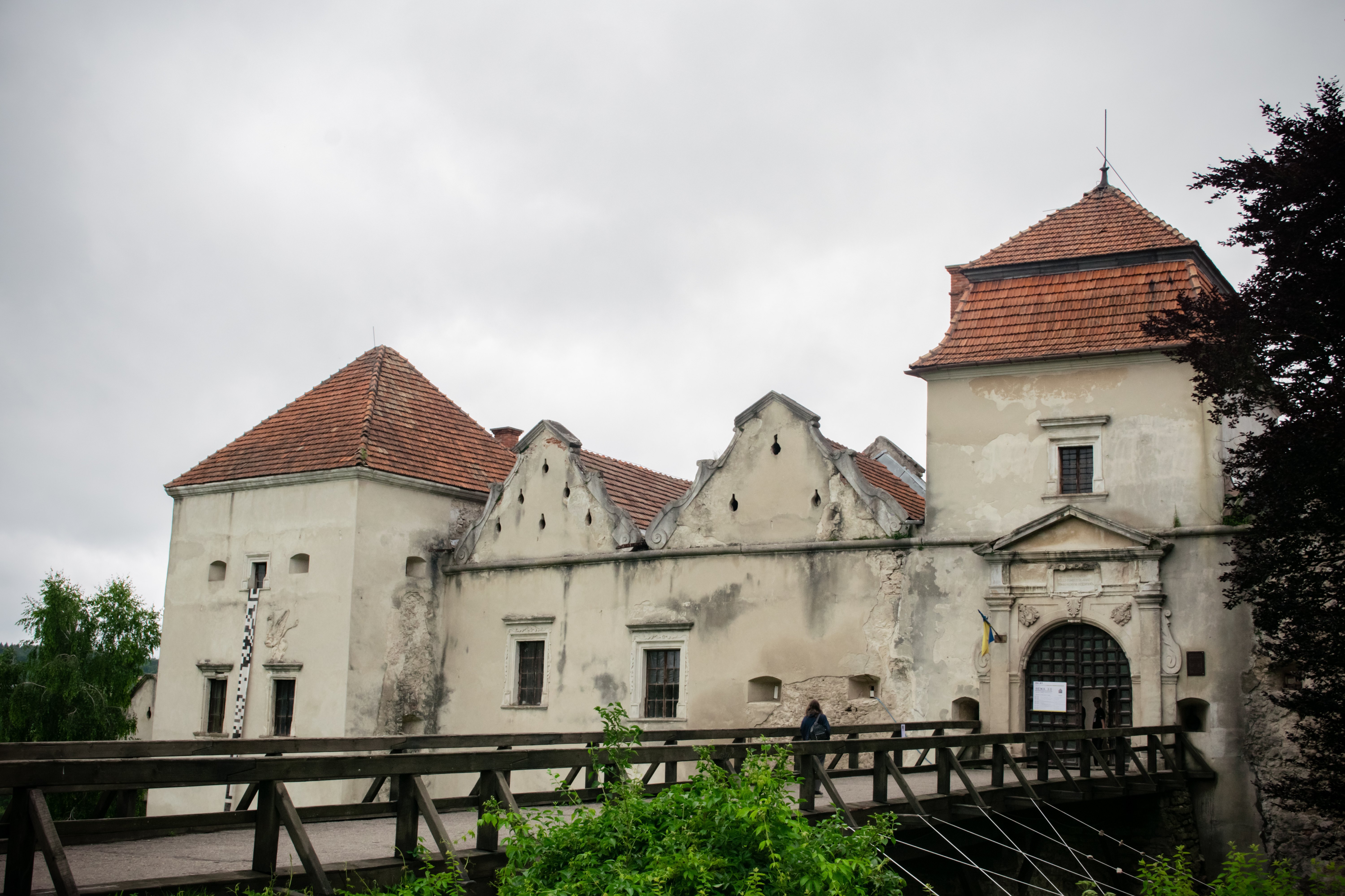 Замок Свірж