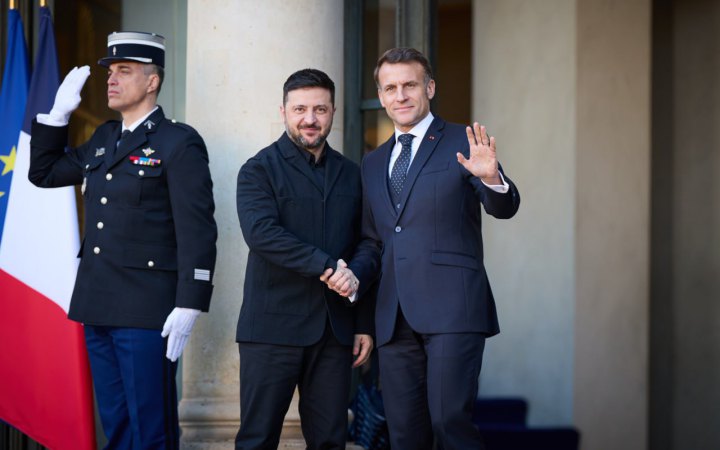 Володимир Зеленський прибув до Парижа