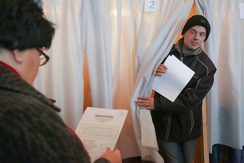 "ДНР" и "ЛНР" проводят незаконные выборы в оккупированных районах