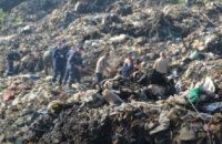 На сміттєзвалищі, що горіло біля Львова, знайшли тіло третього рятувальника