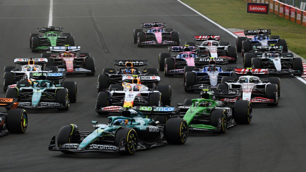 Пелетон під час гонки Гран-прі Угорщини