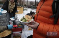 В Киеве ко дню рождения Кольченко провели акцию "Еда вместо тюрем"