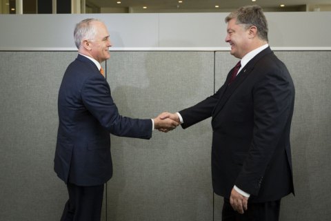 ​Порошенко и премьер Австралии скоординировали шаги по наказанию виновных в крушении МН17