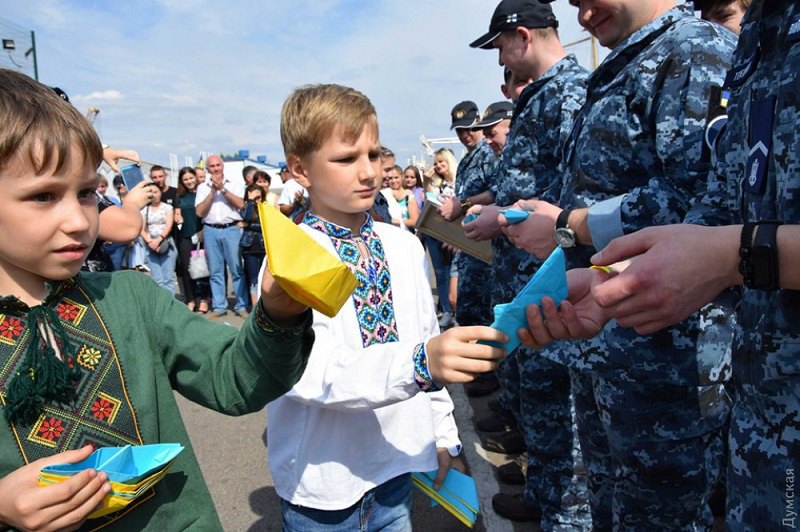 Освобожденные из российского плена моряки вернулись в Одессу (ФОТО) 17
