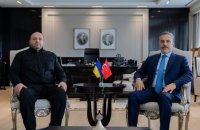 Секретар РНБО Умєров зустрівся із главою МЗС Туреччини 