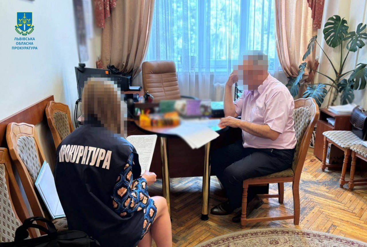 Оголосили підозру посадовцям університету Львова