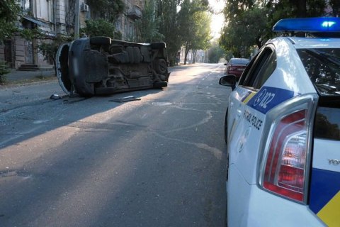 В Херсоне после ДТП перевернулся автомобиль с бюллетенями