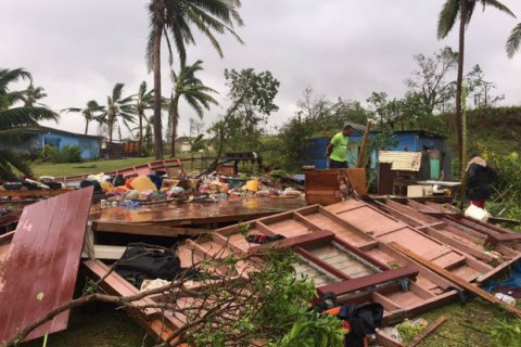 Число жертв тропического циклона на Фиджи возросло до 42 человек