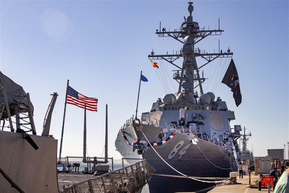 Есмінець ВМС США USS Bulkeley пришвартований у доку Рота, Кадіс, Іспанія, 17 серпня 2022 р.