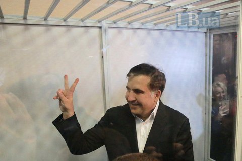 Саакашвили впервые после задержания в Грузии привезли в суд
