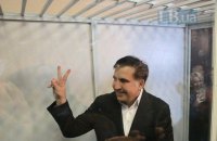 Саакашвили впервые после задержания в Грузии привезли в суд