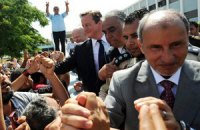 Франция и Британия согласились продолжить операцию в Ливии по просьбе повстанцев