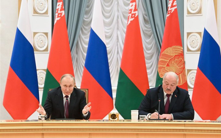 Путін заявив про намір розмістити ядерну зброю у Білорусі