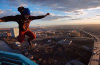 Разыскиваемый в России руфер "Мустанг" покорил мост в Петербурге