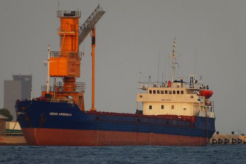 У Чорному морі затонуло вантажне судно з дев'ятьма українцями на борту (оновлено)