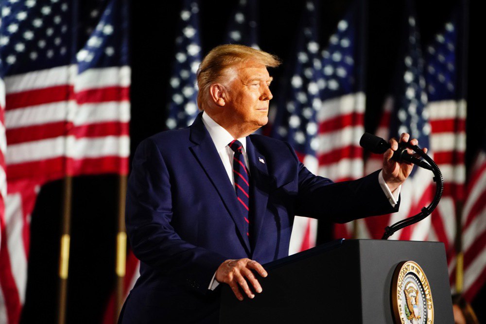 Президент США Дональд Трамп виголошує промову під час з’їзду Республіканської партії на південній галявині Білого дому у Вашингтоні, 27 серпня 2020 року.