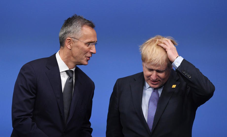 Премьер-министр Великобритании Борис Джонсон и генсек НАТО Йенс Столтенберг во время саммита НАТО в Лондоне, 4 декабря 2019 г.