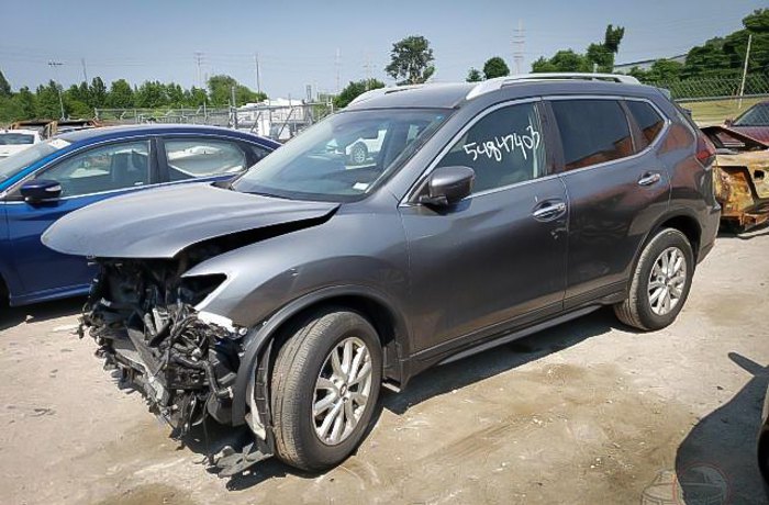 Ось приклад Ніссан Рог 2020 року, вартість на аукціоні якого склала 4600 доларів.