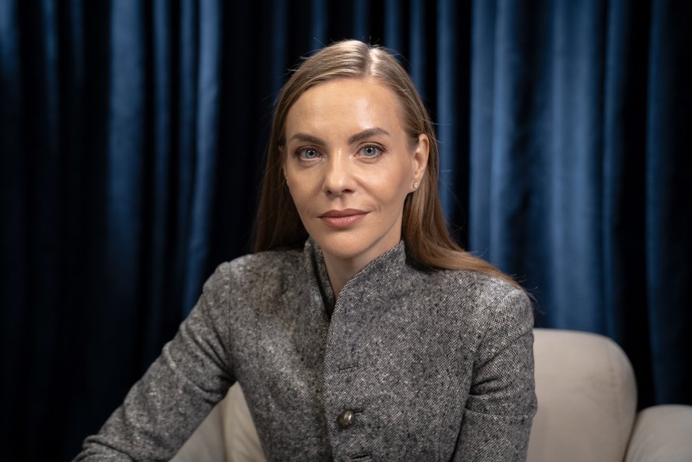 Олена Сотник