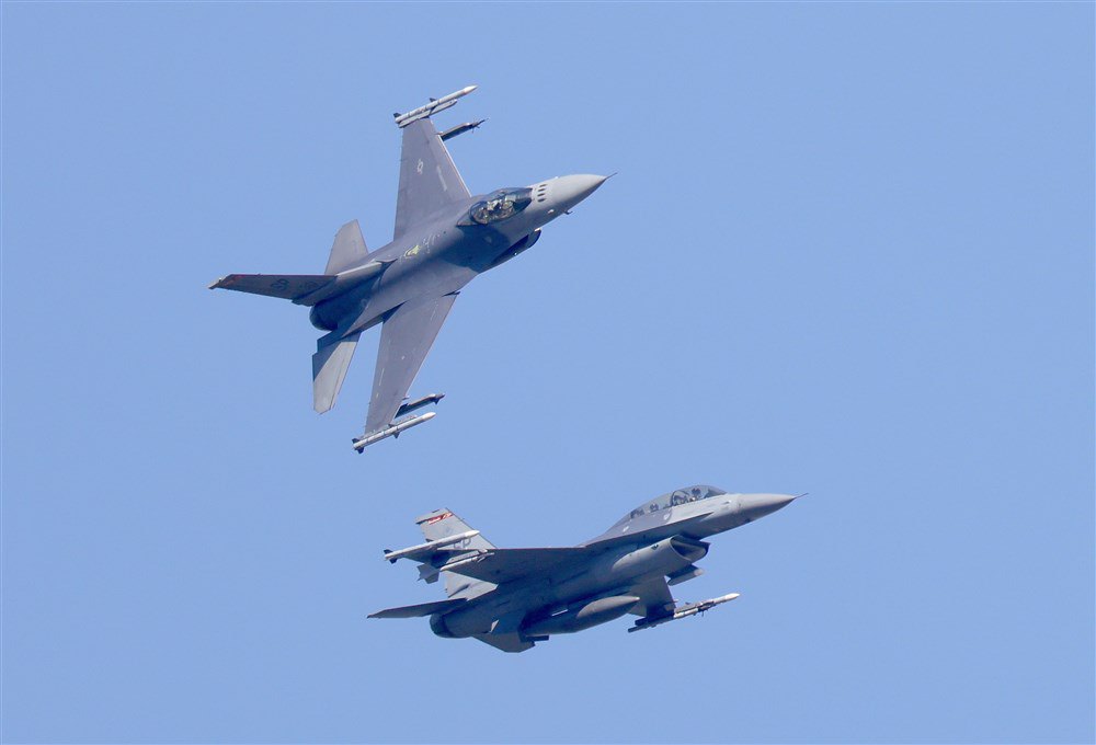 Натівські F-16 під тренувань Air Defender-2023.