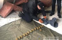 В селе возле Ровно нашли тайник с 15 гранатами и гранатометом