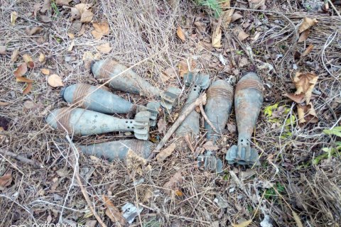 На Донеччині біля дороги знайшли схрон із мінометними мінами