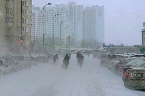 Українців попереджають про різке зниження температури, снігопади, ожеледицю та хуртовини