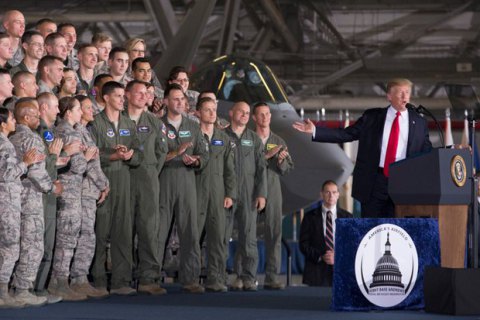 Трамп доручив Пентагону провести в День незалежності військовий парад